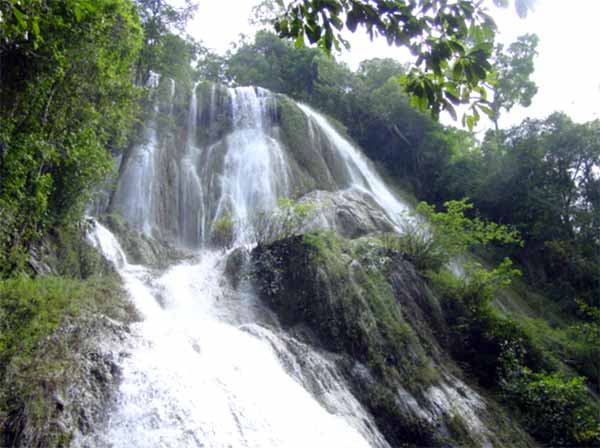 ด้านธรรมชาติที่สวยงาม - น้ำตกก้อน้อย