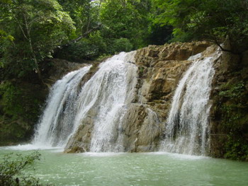 ด้านธรรมชาติที่สวยงาม - น้ำตกก้อหลวง