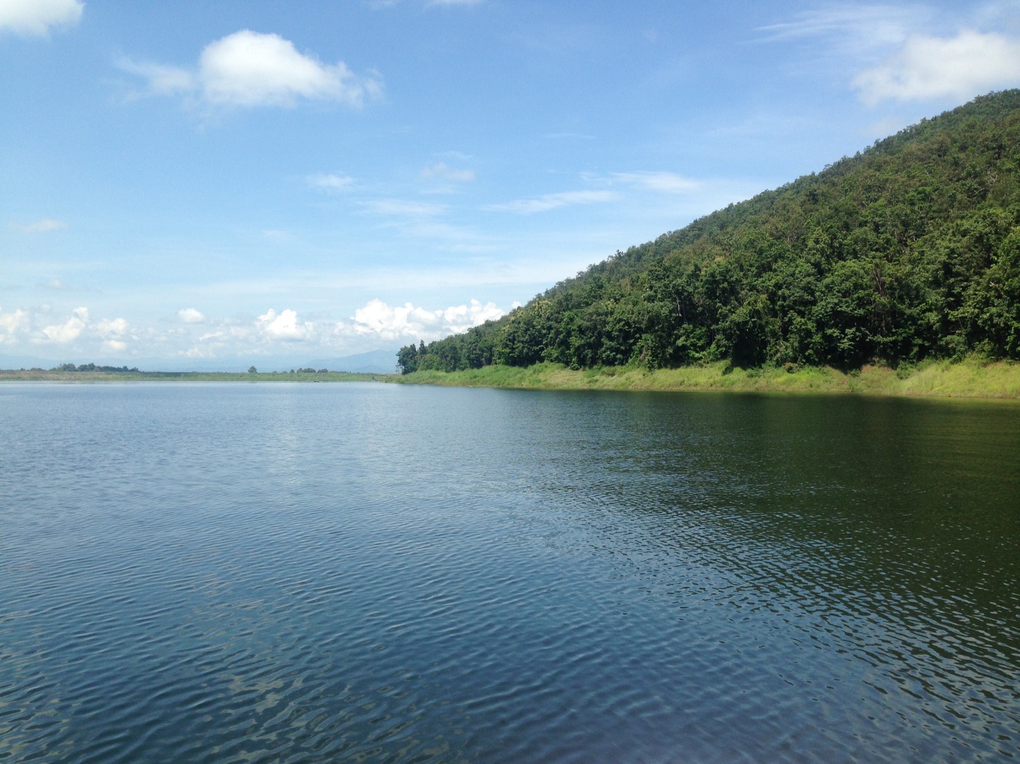 ด้านธรรมชาติที่สวยงาม -  อ่างเก็บน้ำเขื่อนแม่งัดสมบูรณ์ชล