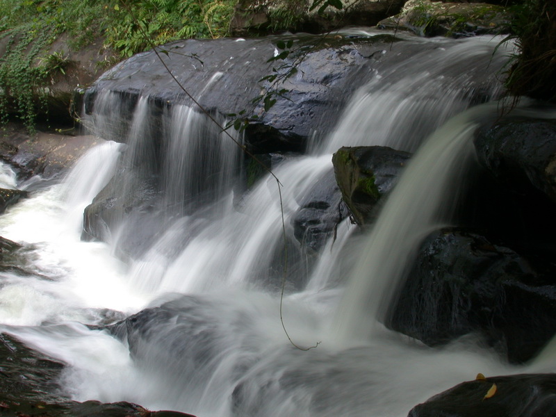 ด้านธรรมชาติที่สวยงาม -  น้ำตกนาจาน
