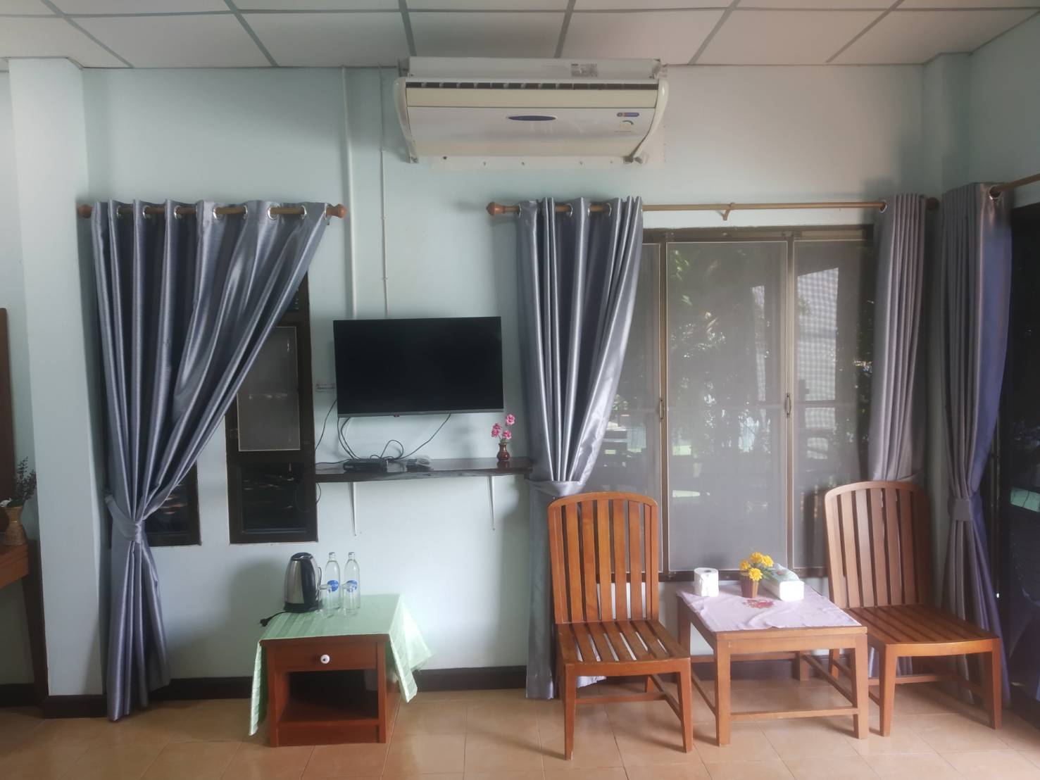 เภตรา 105 (ค่างแว่น)