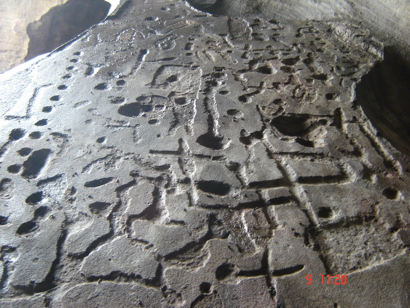 ด้านประวัติศาสตร์ -  ผากระดานเลข