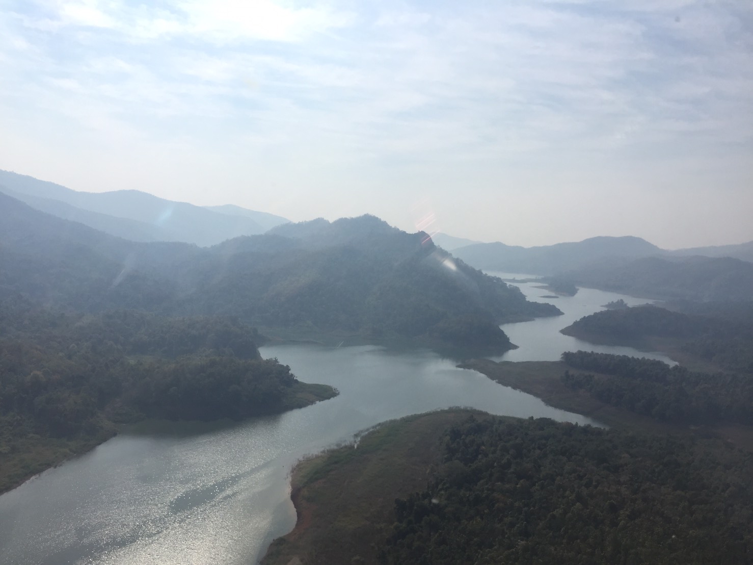 ด้านธรรมชาติที่สวยงาม -  อ่างเก็บน้ำเขื่อนแม่งัดสมบูรณ์ชล