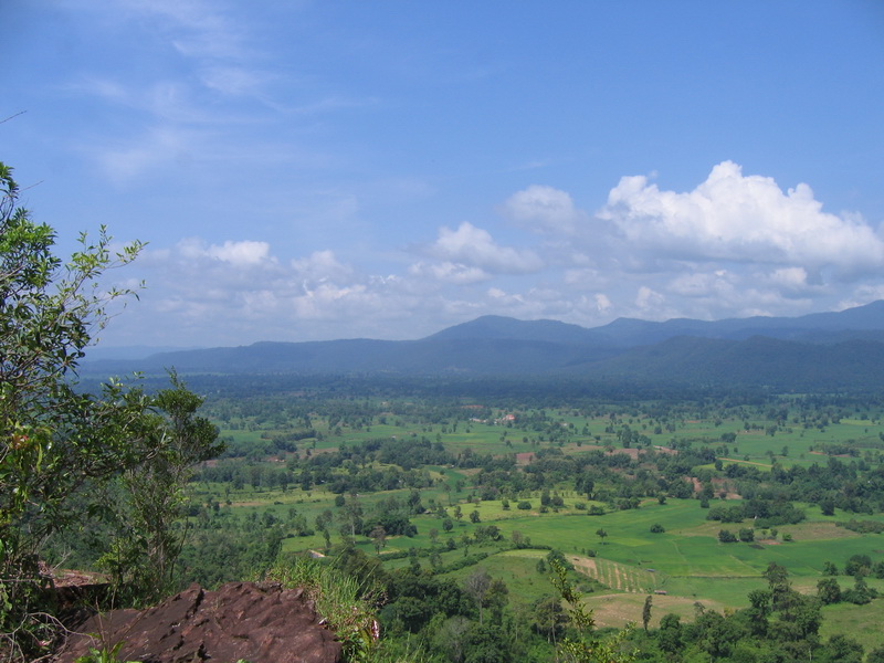 ด้านธรรมชาติที่สวยงาม - ผาแดง