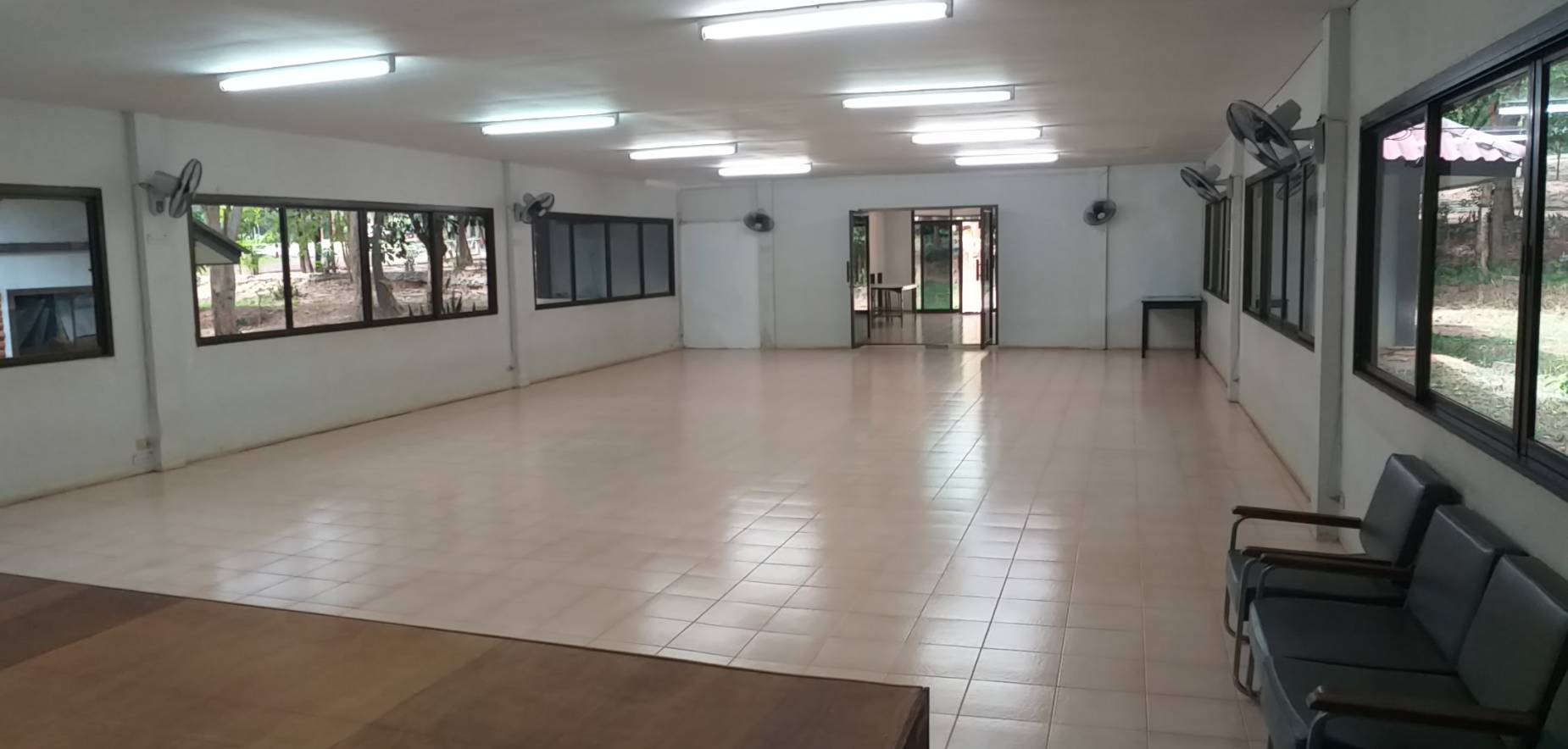 ห้องประชุมตาดโตน 051 (ตาดฟ้า)