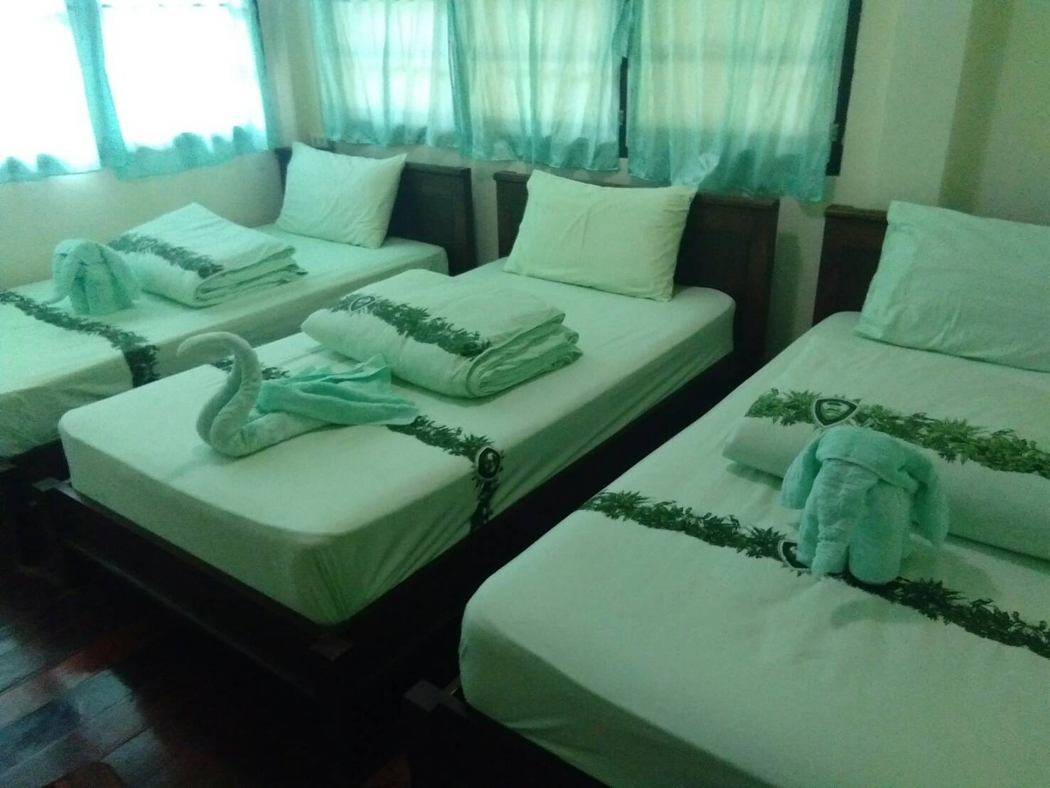 ภูผาเหล็ก 101 (รักษ์ใหญ่)