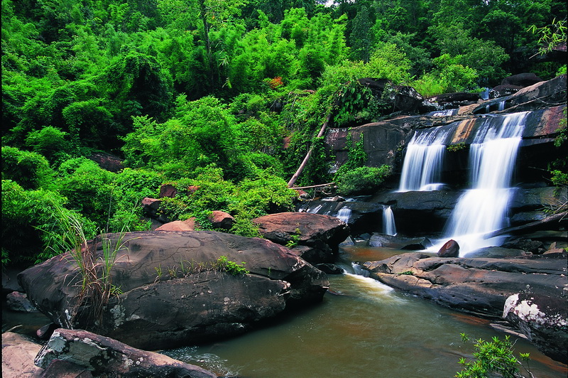 ด้านธรรมชาติที่สวยงาม -  น้ำตกนาจาน