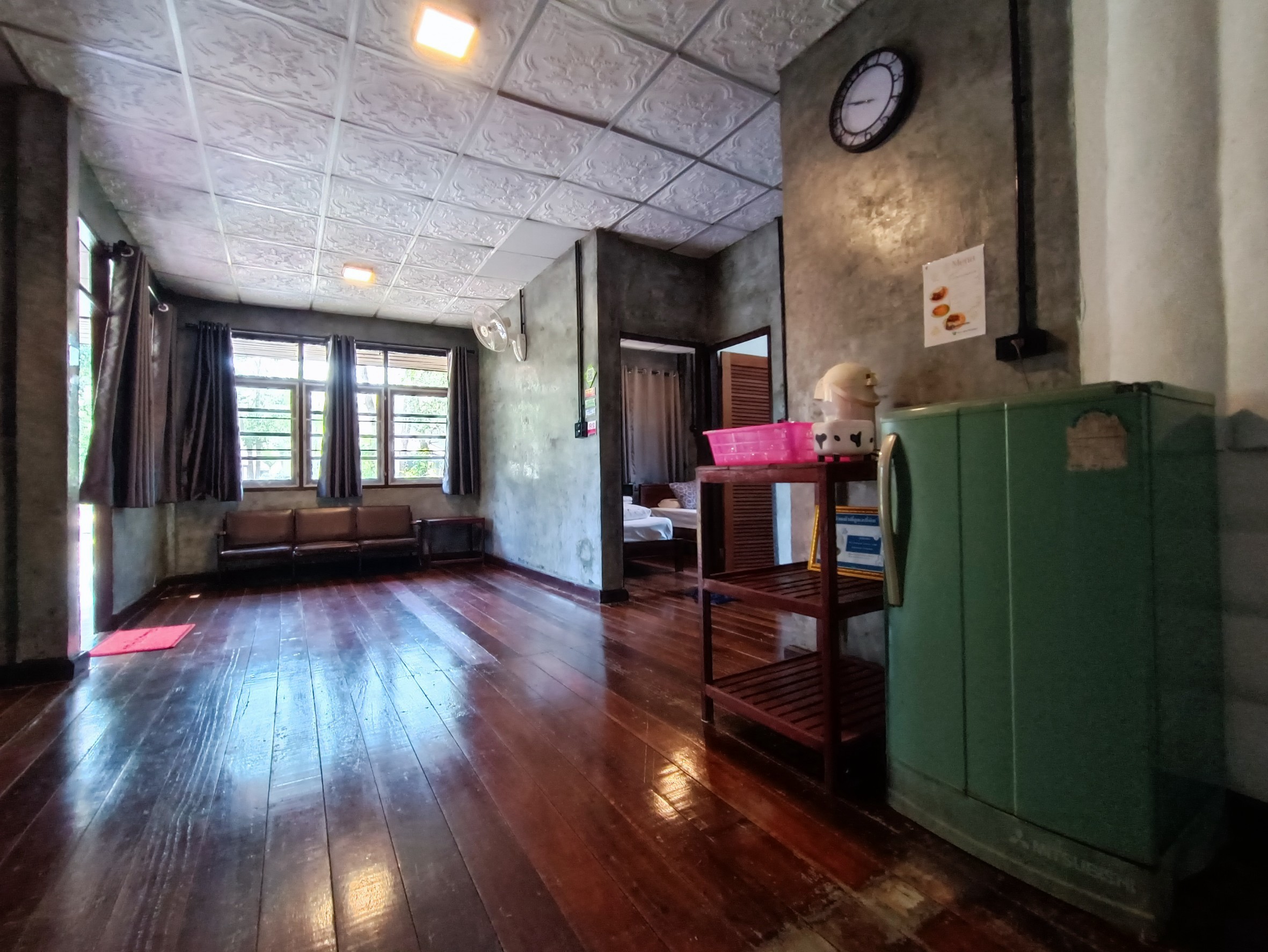ภูผายล 101 (เรือนกระบก)