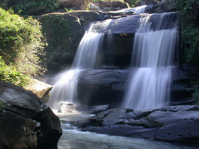 ด้านธรรมชาติที่สวยงาม -  น้ำตกนาจาน