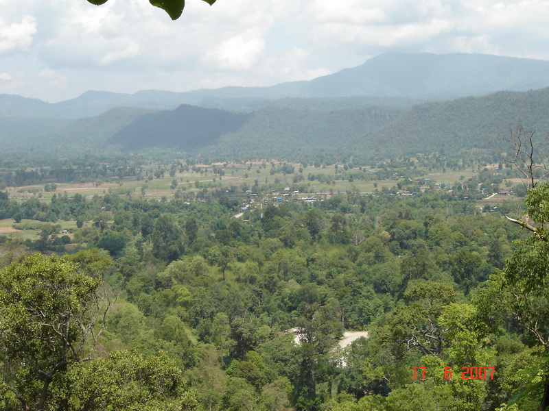 ด้านธรรมชาติที่สวยงาม - ผาแดง