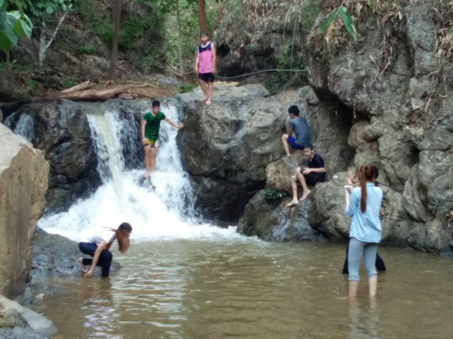 ด้านธรรมชาติที่สวยงาม - น้ำตกเชิงทอง