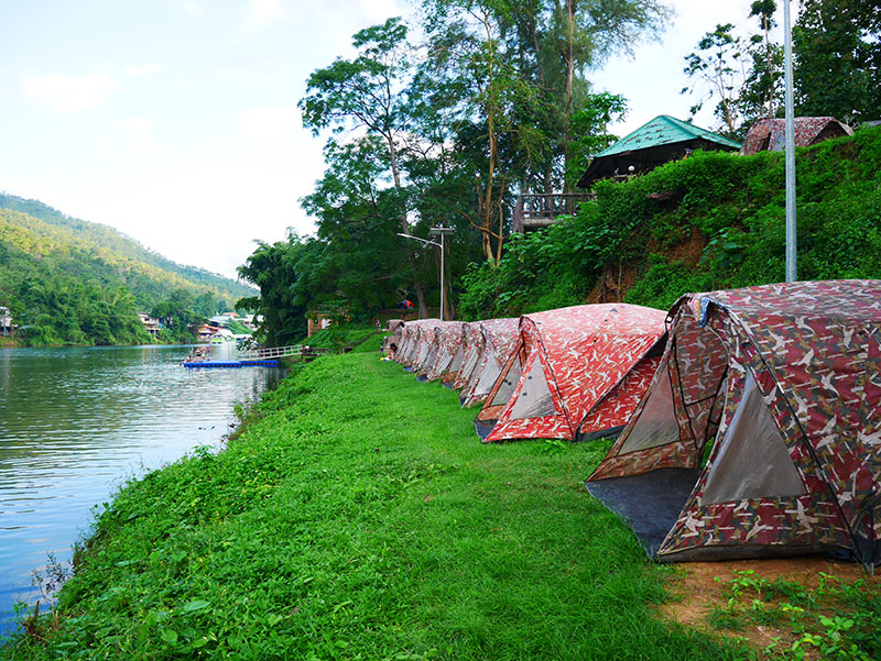 ลานแควใหญ่ (พื้นที่กางเต็นท์)